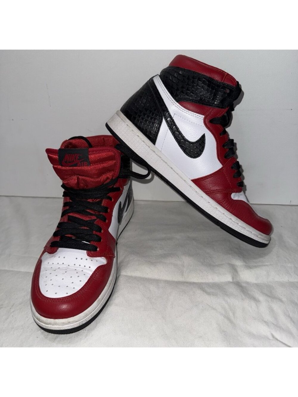 Size 8 - Air Jordan 1 Retro OG High Satin Red W Snake Size 6.5(GS)